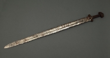 Miecz dwusieczny z rękojeścią typu Mannheim wydobyty z Odry na wysokości Szczecina-Gocławia, połowa VIII – początek IX w., 94,4 cm, fot. G. Solecki/A. Piętak