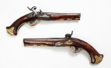 Para pistoletów, G.G. Ewertz, Szczecin, pocz. XIX w., stal, drewno, dł. , fot. G. Solecki i A. Piętak